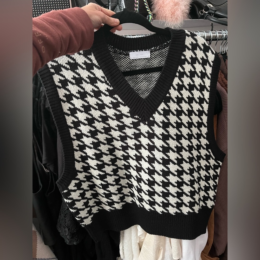 Houndstooth oak and fort oversized vest